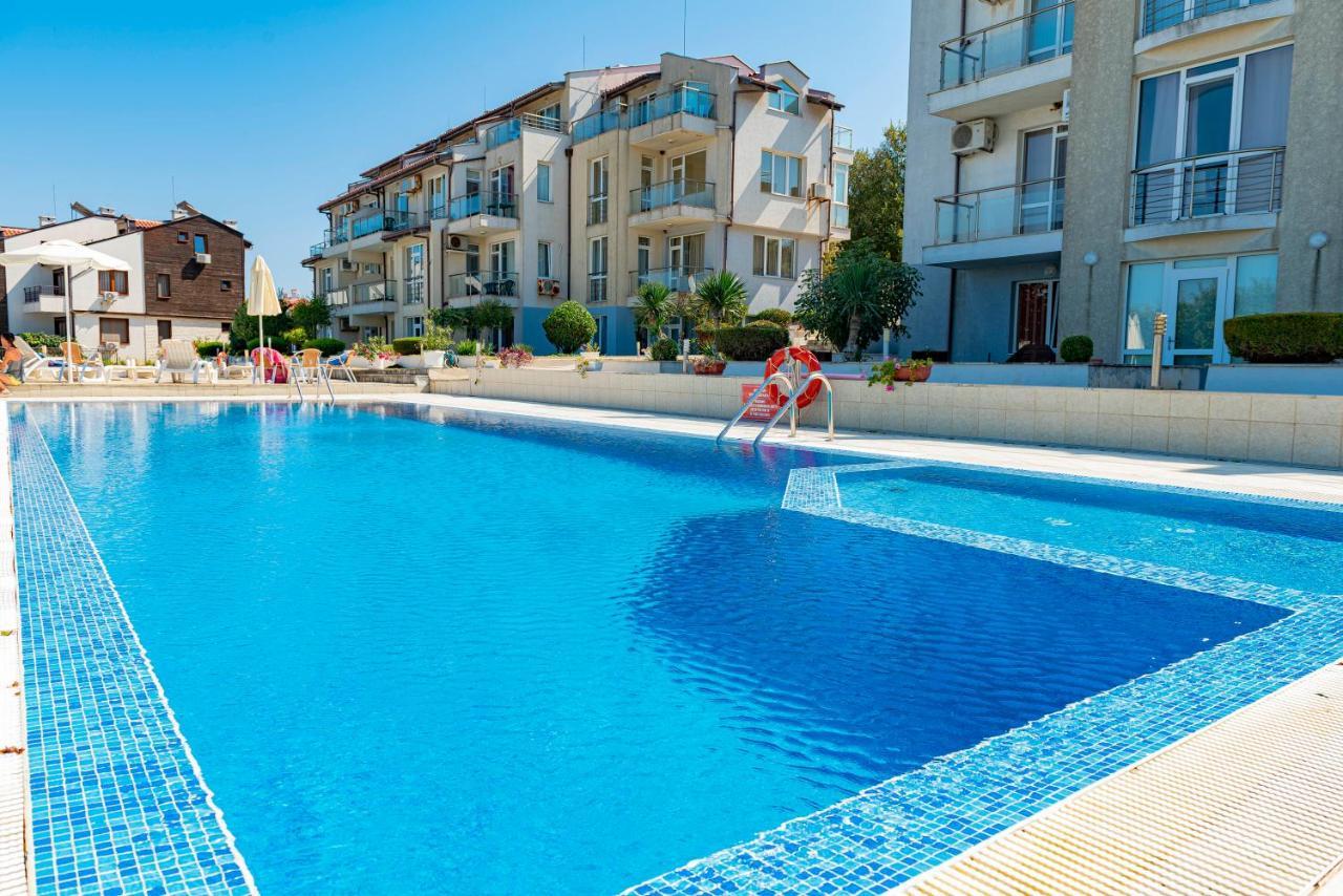 Menada Apolon Apartments Sozopol Eksteriør bilde