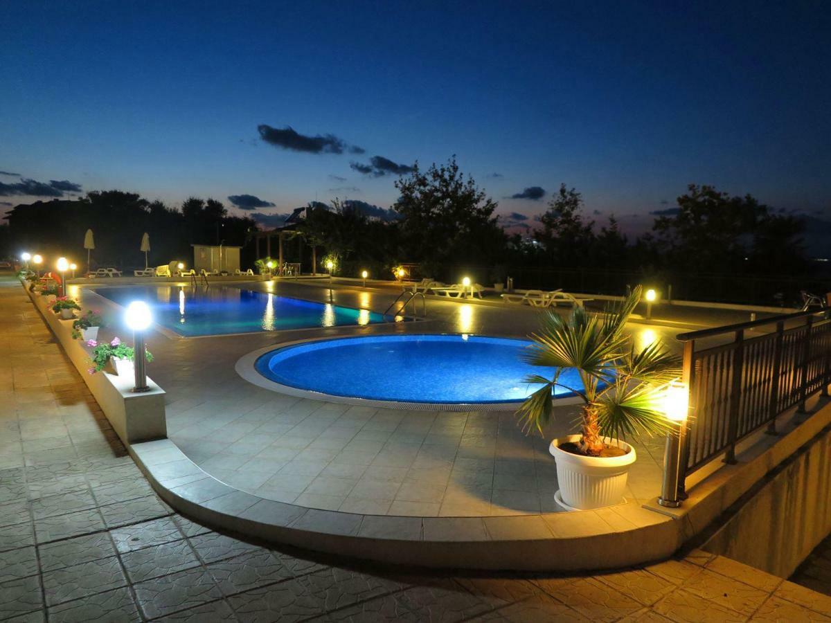 Menada Apolon Apartments Sozopol Eksteriør bilde